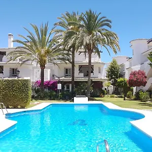 Naranjos Close To Puerto Banus España